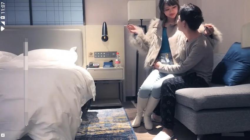 约嫖翘腿坐莲极品女